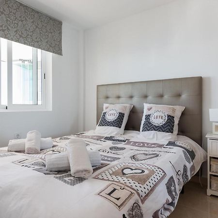 Room In Apartment - 1St Line Top Floor Apartment Carrer del Mar ภายนอก รูปภาพ