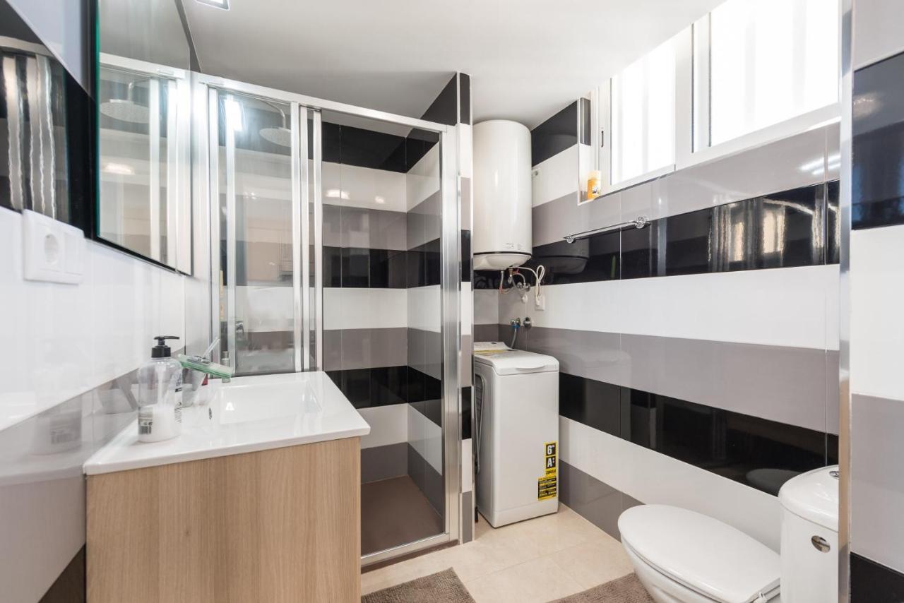Room In Apartment - 1St Line Top Floor Apartment Carrer del Mar ภายนอก รูปภาพ